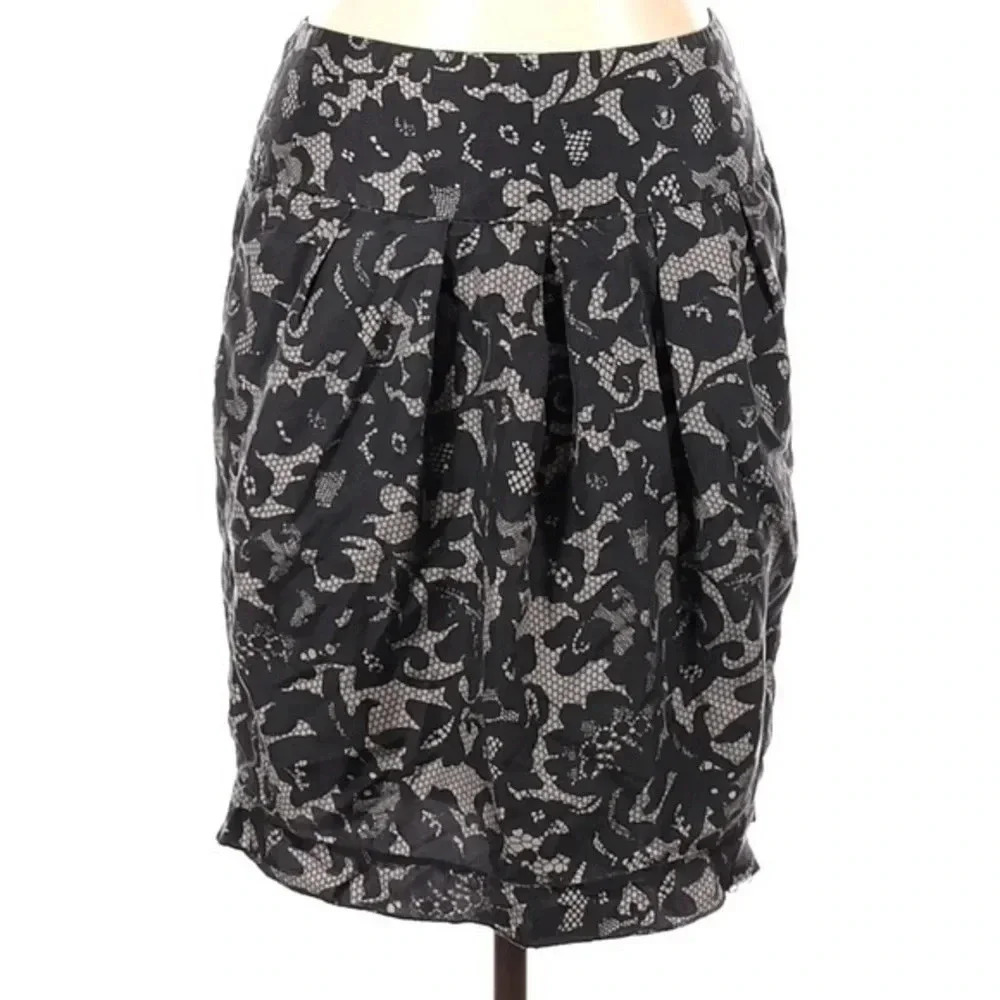 Banana Republic Whimsigoth 100% Silk Skirt Career Black Floral Overlay Size 10 M